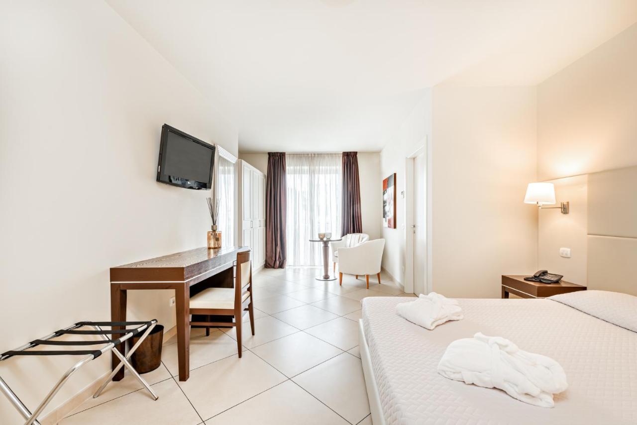 Hotel & Residence Exclusive Marina Di Carrara Luaran gambar